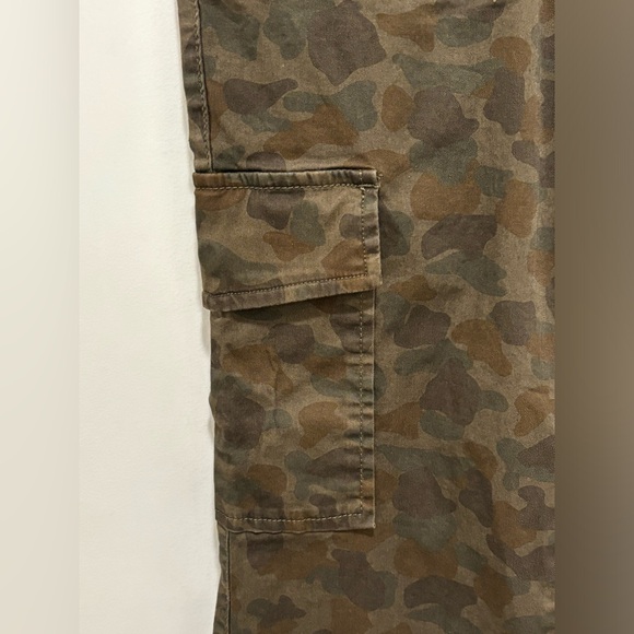 Sanctuary x Anthropologie camo cargo pants. Size 27. - Picture 5 of 8